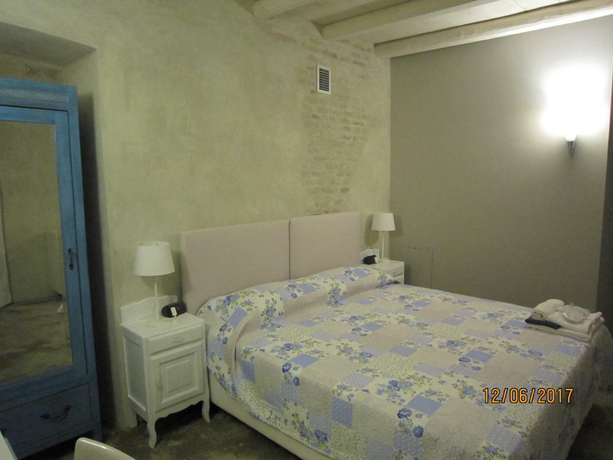 Casa Torre Allera Cuneo Esterno foto